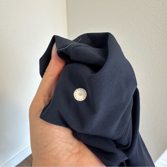 Lululemon On The Fly Crop Pants 23" Inseam True Navy Size 8 Women’s Side Pockets - Picture 8 of 8